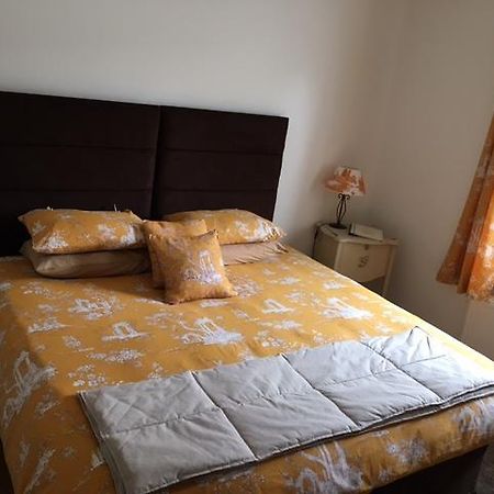 Cherry Tree Guesthouse Брадфорд на Аэвен Экстерьер фото